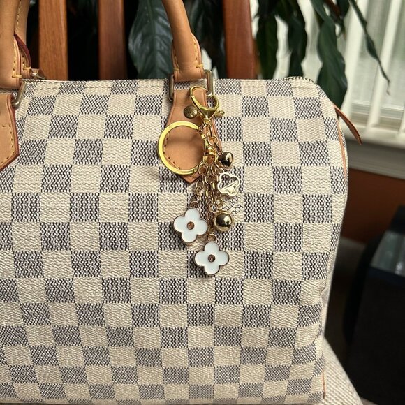 CLOVER AND HEART Bag Charm White Gold Tone💕 - Picture 2 of 7